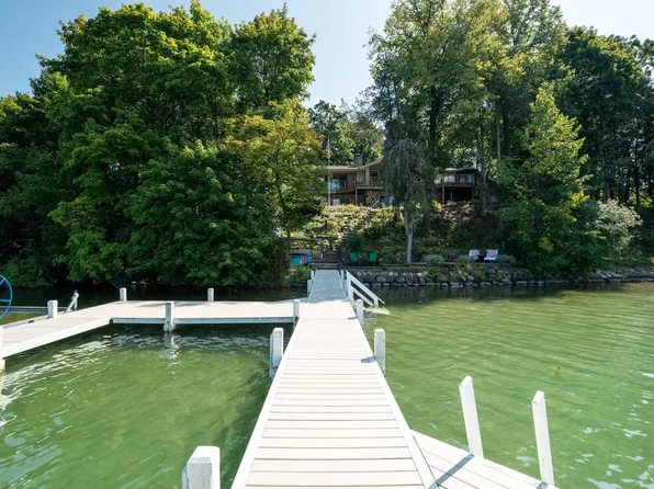 N57W30560 Stevens ROAD, Hartland, WI 53029