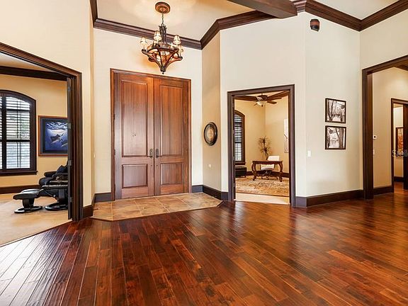 3rd image of 210 Canterwood Ln