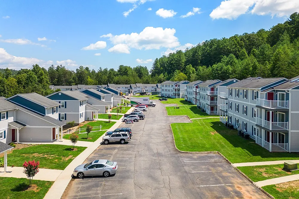 Riverview Apartments — Photo 4