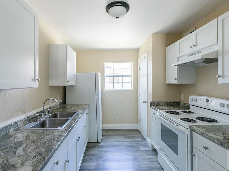 701 S Marsh St — Photo 14