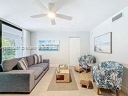 350 Grapetree Dr #405 — Photo 3