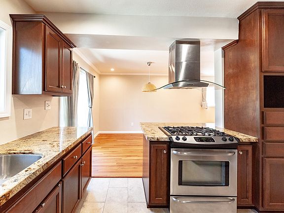 4th image of 2628 S Longwood Ave