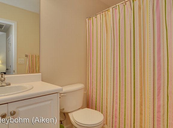 3rd image of 219 Fox Haven Dr