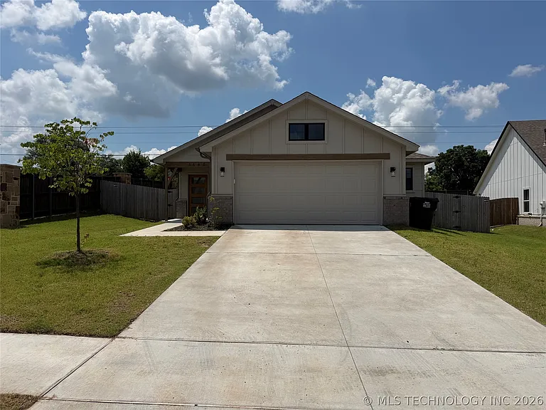 1640 E 140th Pl — Photo 1