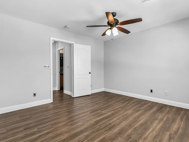 296 Doe Run Cir — Photo 8