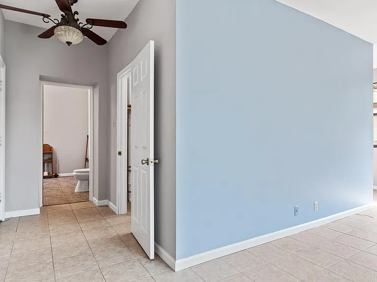 4330 W Pine Blvd — Photo 36
