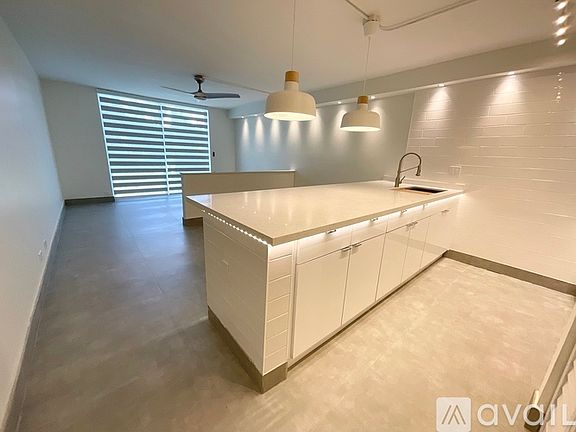 4th image of 3690 Inverrary Dr #Y1m