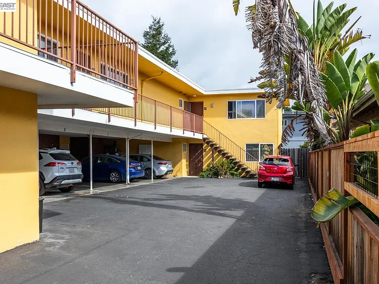 238 San Lorenzo Blvd #5 — Photo 7