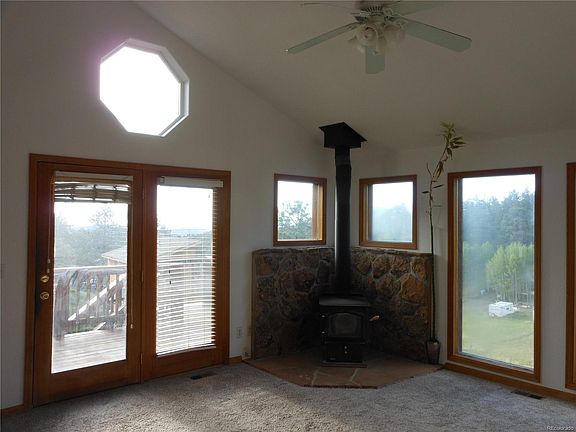 3rd image of 479 N Pine Dr