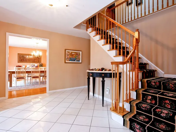 5 Sunrise Ln, Scarsdale, NY 10583