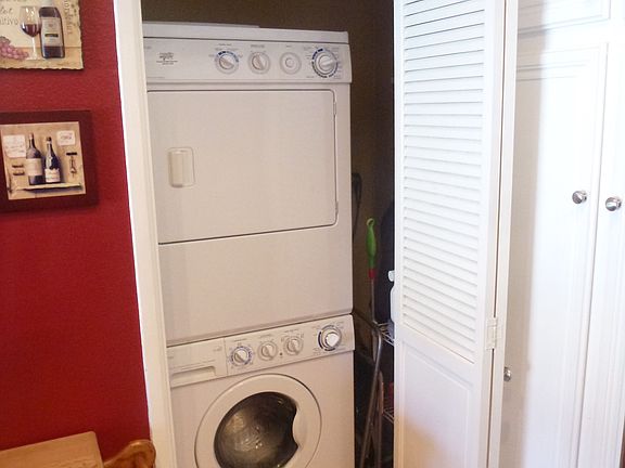 washer & dryer included