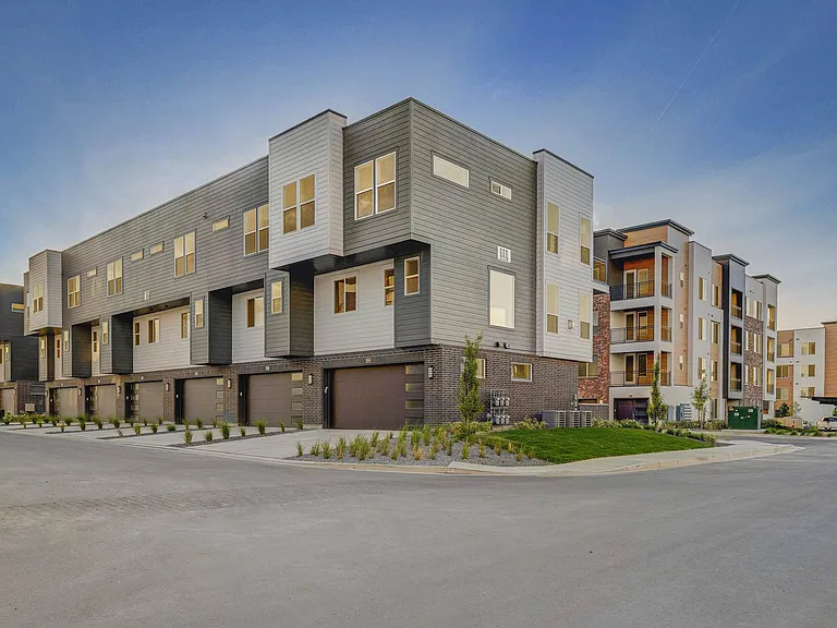 13601 S 600 W — Photo 1