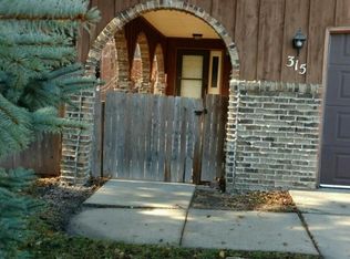 315 N 50th St, Grand Forks, ND 58203