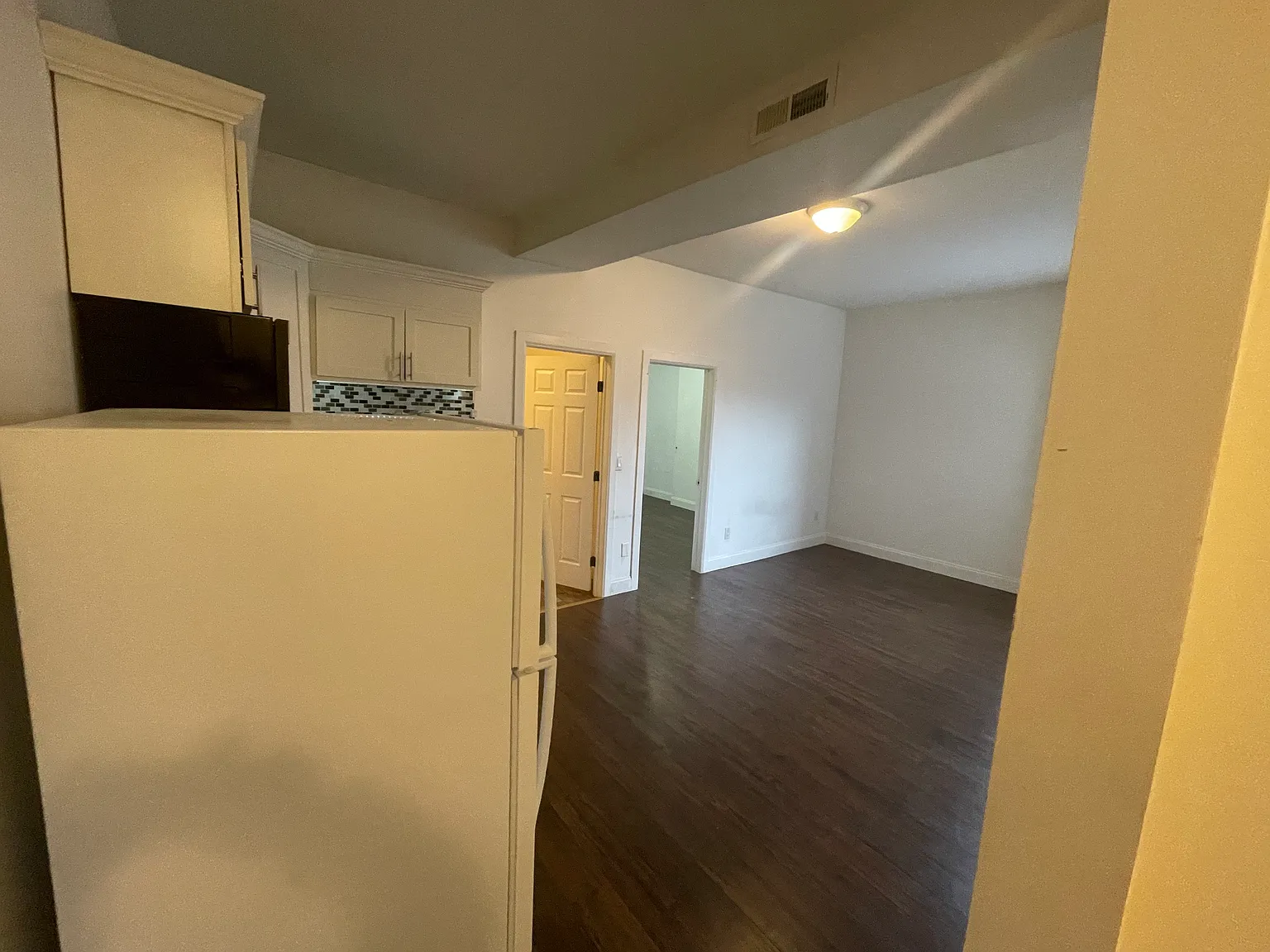 2 bed, 820 sqft, $1,400 — Photo 4