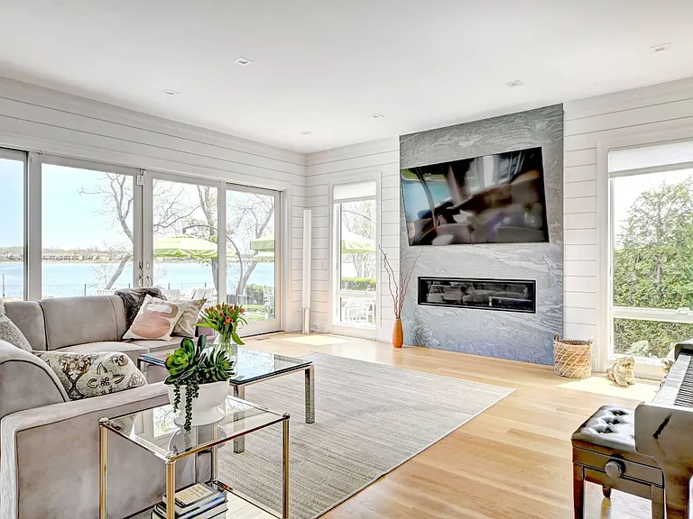 82 Harbor Dr — Photo 12