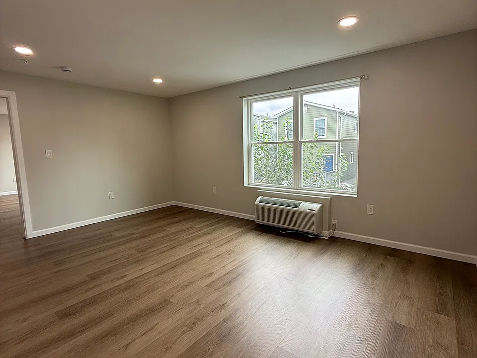 200-202 Summer St #2C