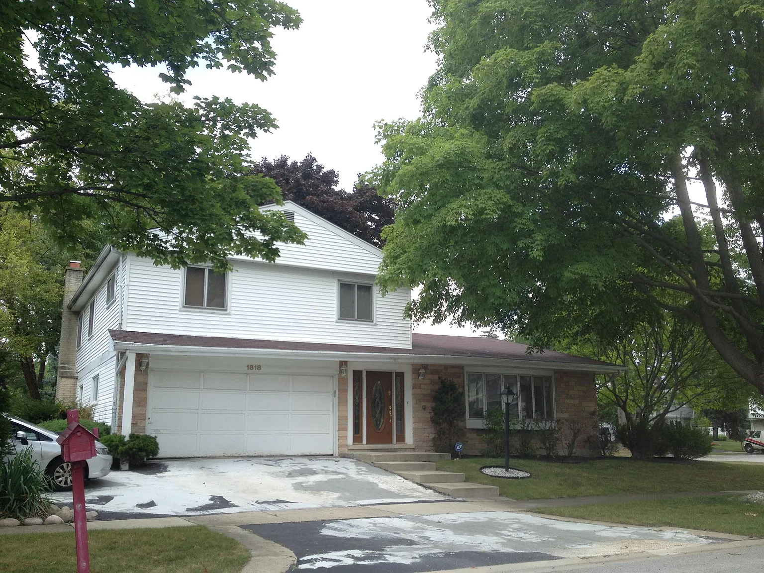 1818 E Bittersweet Ln photo 1
