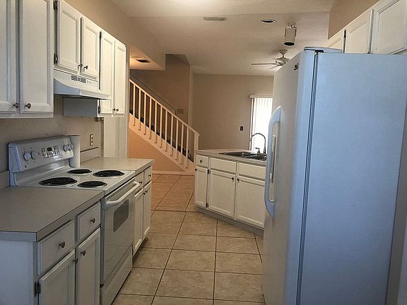 3rd image of 1208 Cypress Bend Cir