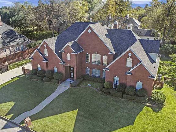 4th image of 2209 Woodlands Dr