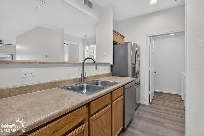 2 bed, 2.0 bath, 1145 sqft, $1,550 — Photo 4