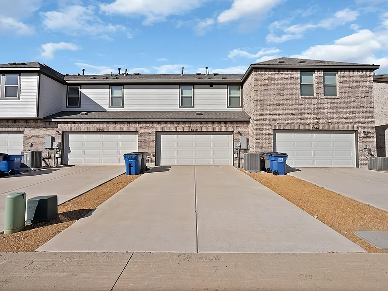 6610 Baritone Ct — Photo 32