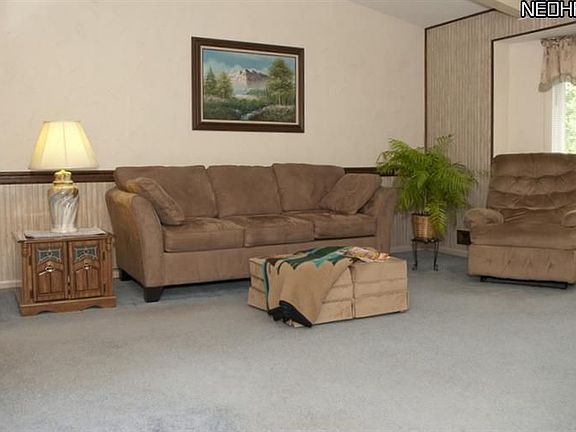 3rd image of 18111 Bonnie Ln