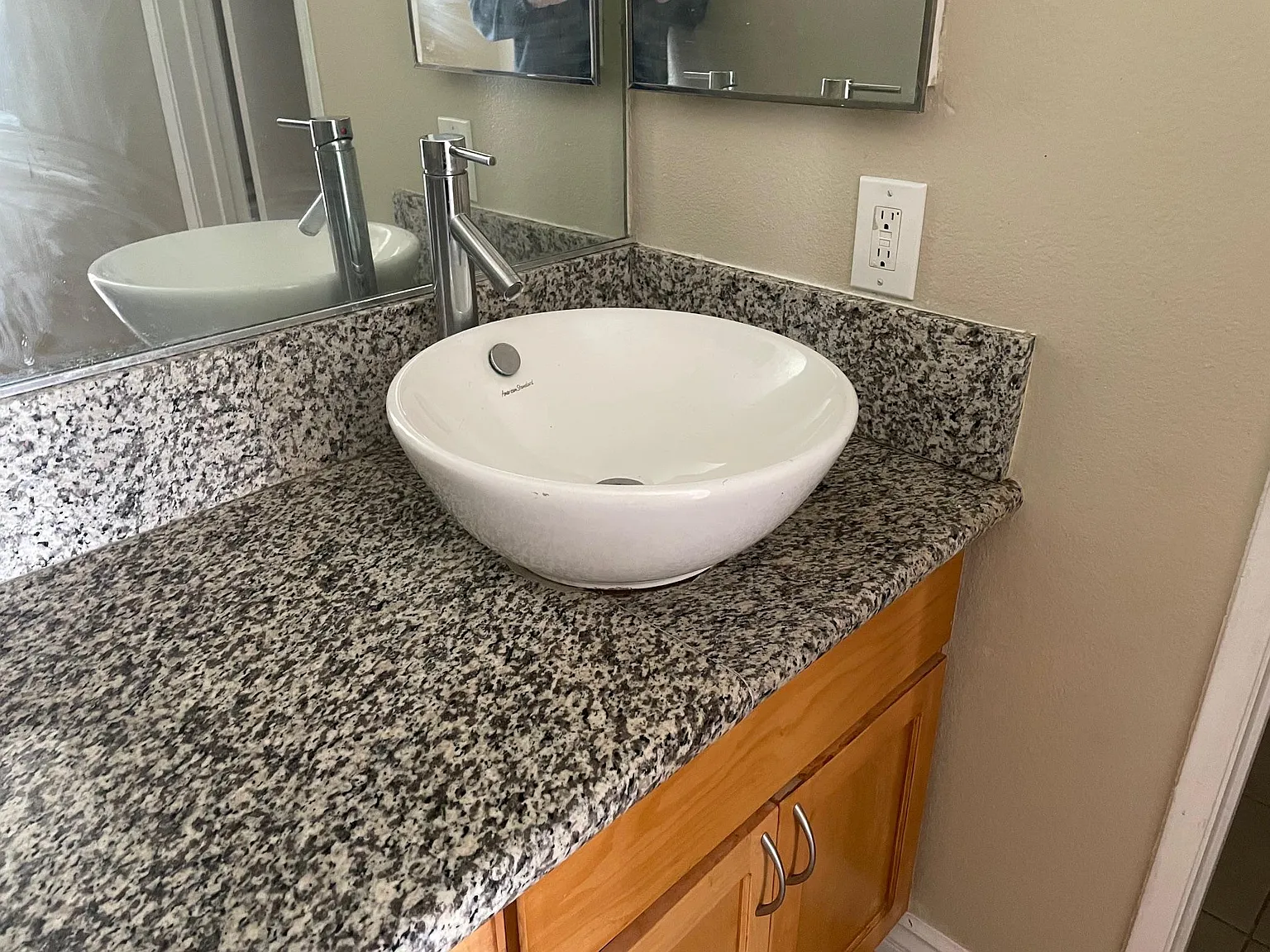 220 S La Fayette Park Pl — Photo 3