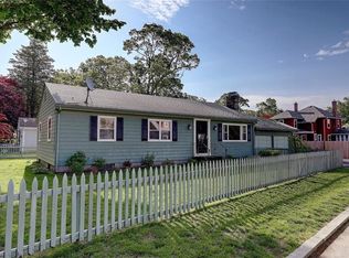 950 Bullocks Point Ave, Riverside, RI 02915