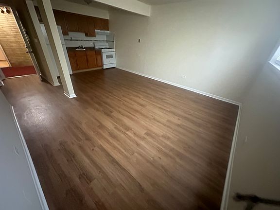 4th image of 320 N Yale Ave #2C