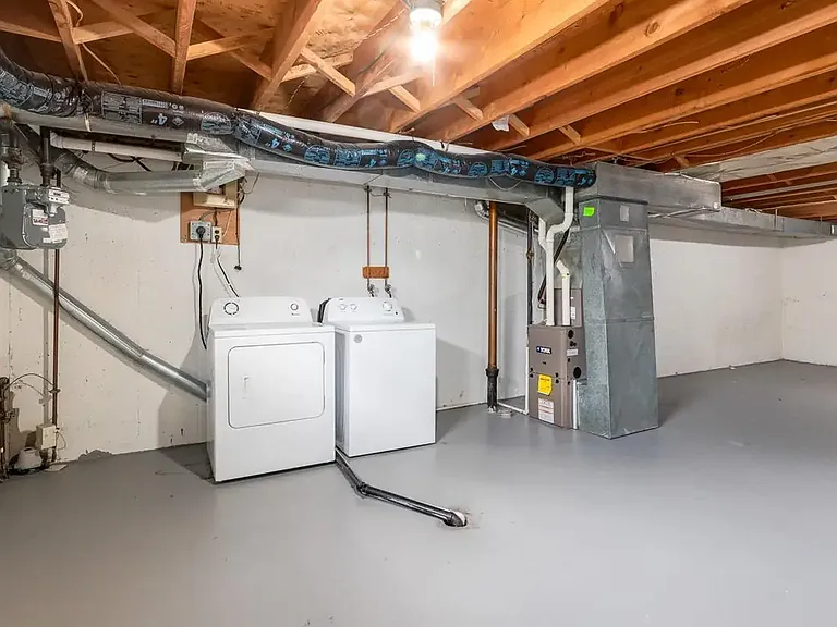 225 Upland Dr SE — Photo 21
