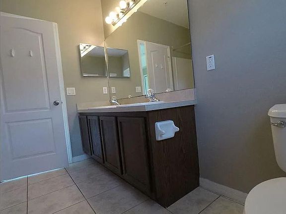 4th image of 2312 Betsy Ross Ln