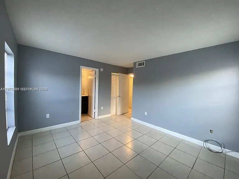 1735 W 60th St #M301 — Photo 19