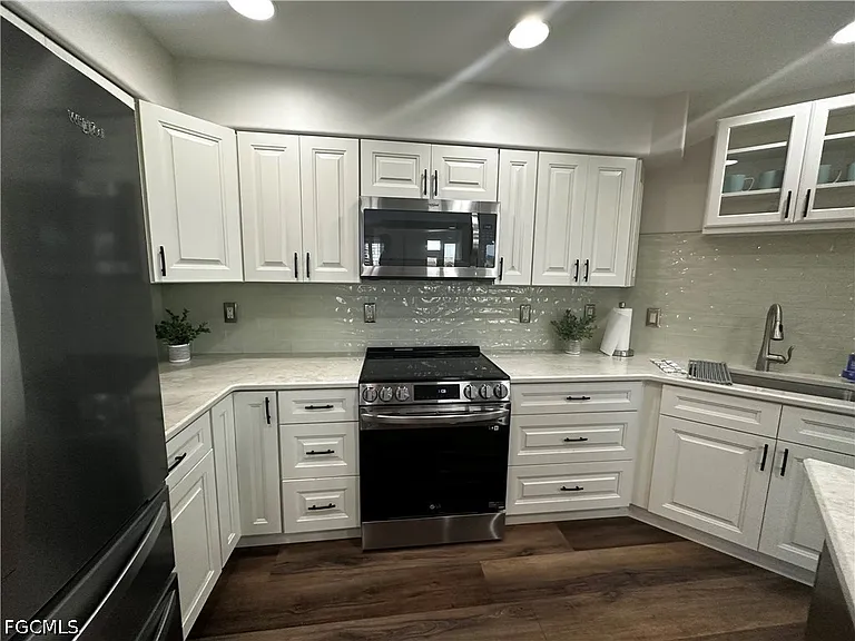 16420 Millstone Cir #106 — Photo 35