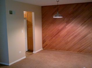 400 74th St APT 102, Downers Grove, IL 60516