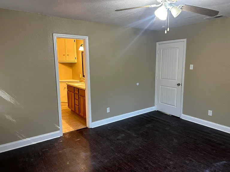 4132 Logan St — Photo 8