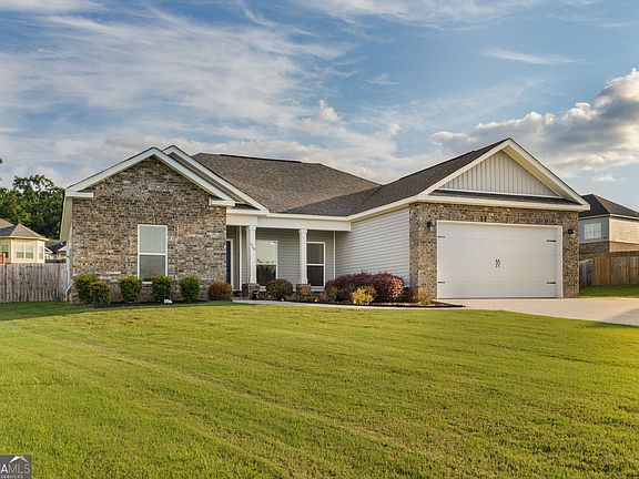 2nd image of 404 Ledford Way
