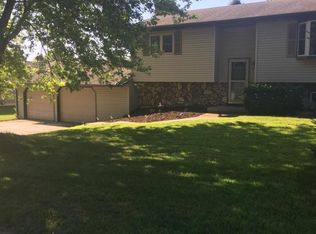 333 S Sunnyside Dr, Caledonia, MN 55921