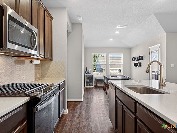 4th image of 1036 View Dr