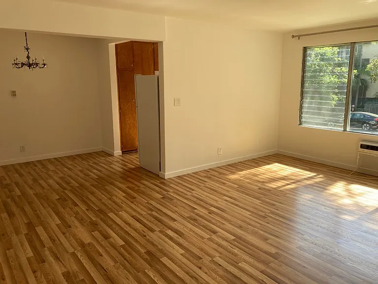 1234 N Laurel Ave — Photo 4