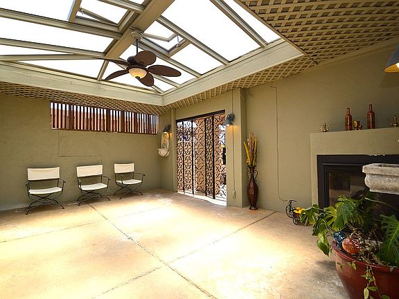 5th image of 3023 Columbia St
