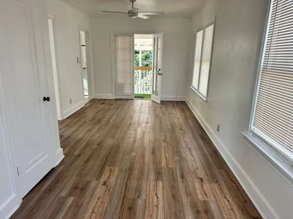 1037 12th St N APT 1, Saint Petersburg, FL 33705