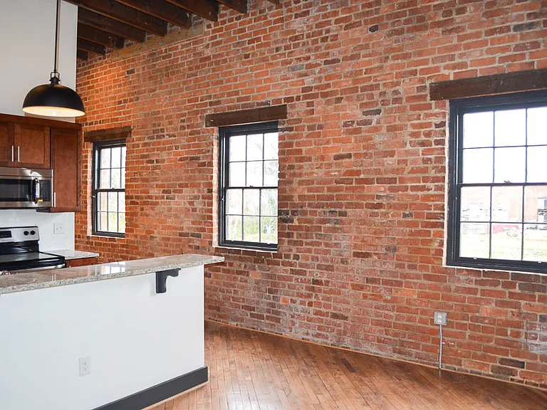 Long Lofts — Photo 17