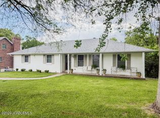 1443 Satinwood Dr, Jefferson City, MO 65109