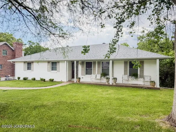 1443 Satinwood Dr, Jefferson City, MO 65109