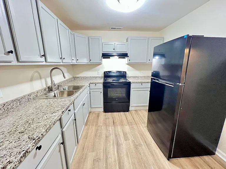 308 N Washington St — Photo 4