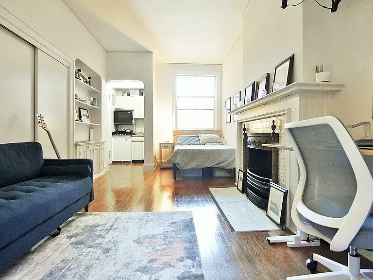 104 Riverside Dr #2B — Photo 2