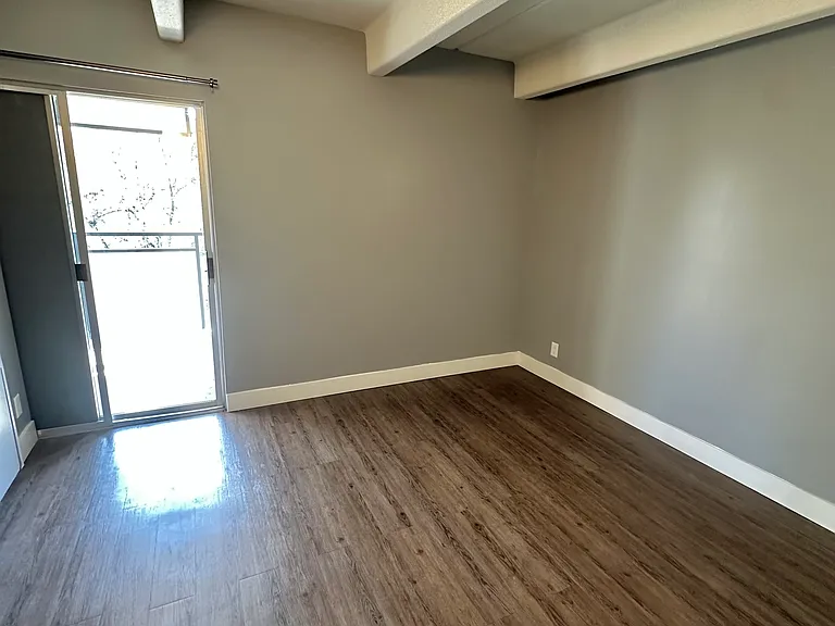 Luxe Tower apartments — Photo 47