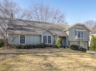 7720 Rosehill Rd, Lenexa, KS 66216