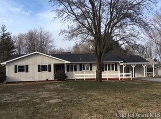 726 W North St, Girard, IL 62640