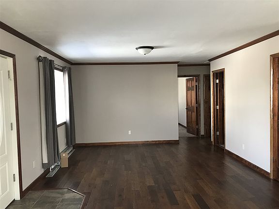 2nd image of 705 W Pershing Ave